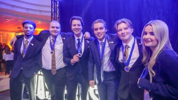 Studenten ROC Mondriaan winnen zes medailles op Europees hospitality-toernooi in Zweden